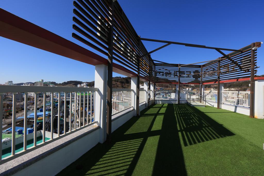 Dorcas Tourist Hostel Tongyeong Exterior foto