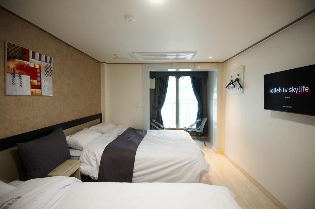Dorcas Tourist Hostel Tongyeong Exterior foto