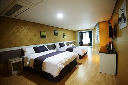 Dorcas Tourist Hostel Tongyeong Exterior foto